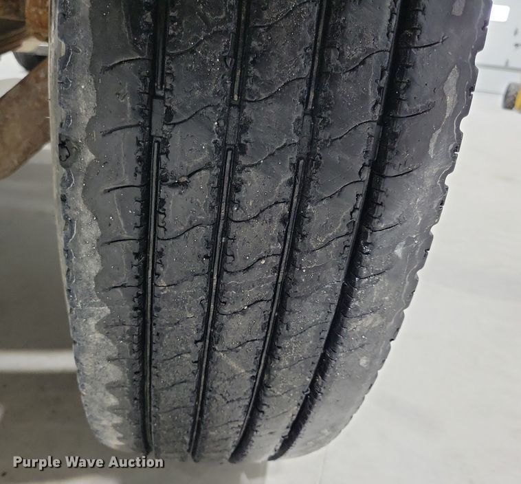 image for item LC9315 1997 International 4700 propane delivery truck