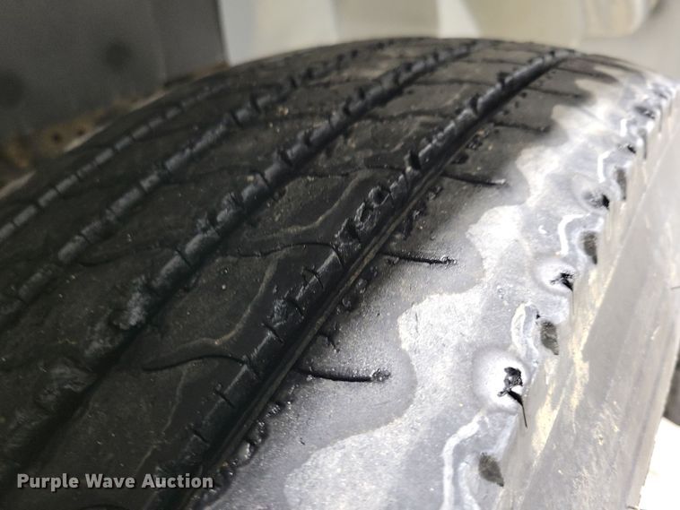 image for item LC9315 1997 International 4700 propane delivery truck