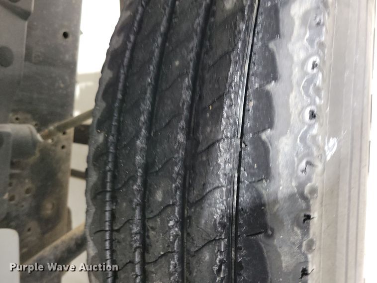 image for item LC9315 1997 International 4700 propane delivery truck