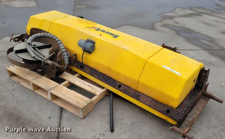 image for item LC9317 SnowEx  82" W spreader