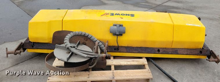 image for item LC9317 SnowEx  82" W spreader