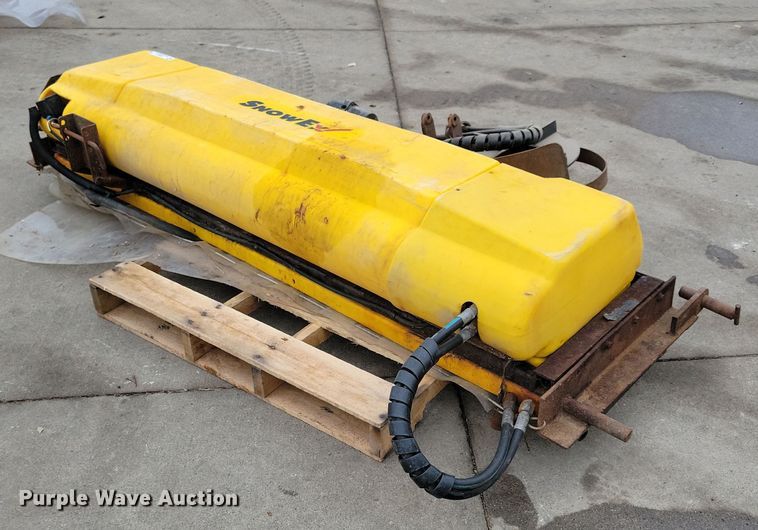 image for item LC9317 SnowEx  82" W spreader