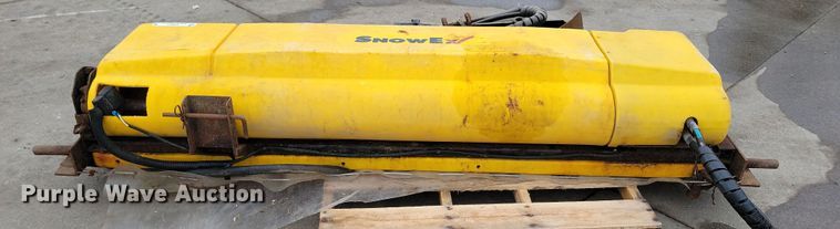 image for item LC9317 SnowEx  82" W spreader