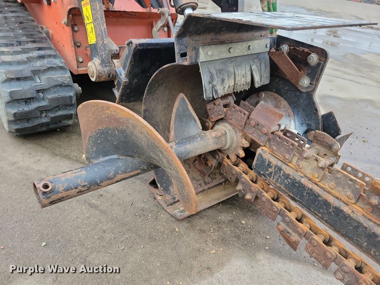 image for item LC9322 2003 Vermeer TR23  compact utility loader trencher