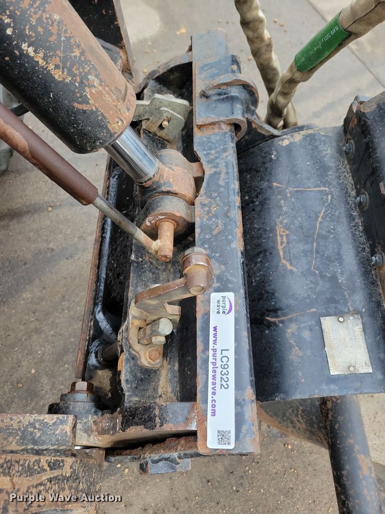 image for item LC9322 2003 Vermeer TR23  compact utility loader trencher