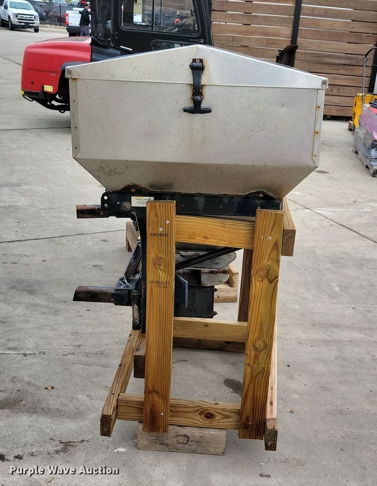 image for item LC9323 (2) Hiniker spreaders