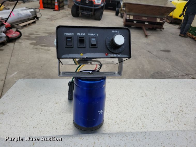 image for item LC9323 (2) Hiniker spreaders