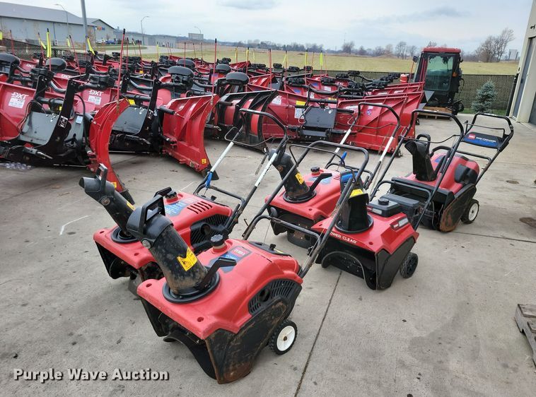 image for item LC9325 (5) snow blowers