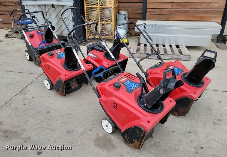 image for item LC9325 (5) snow blowers