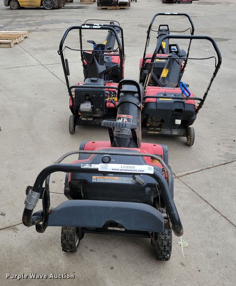 image for item LC9325 (5) snow blowers