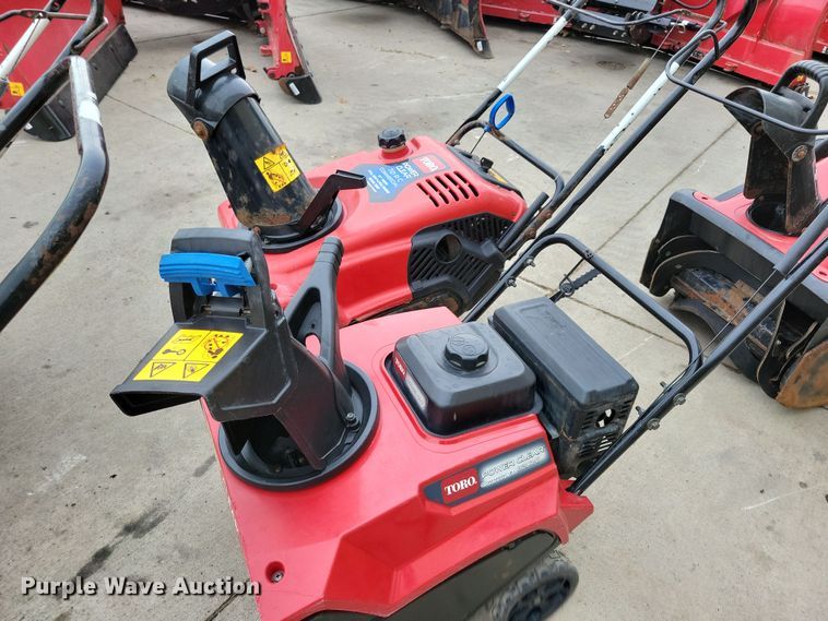 image for item LC9325 (5) snow blowers