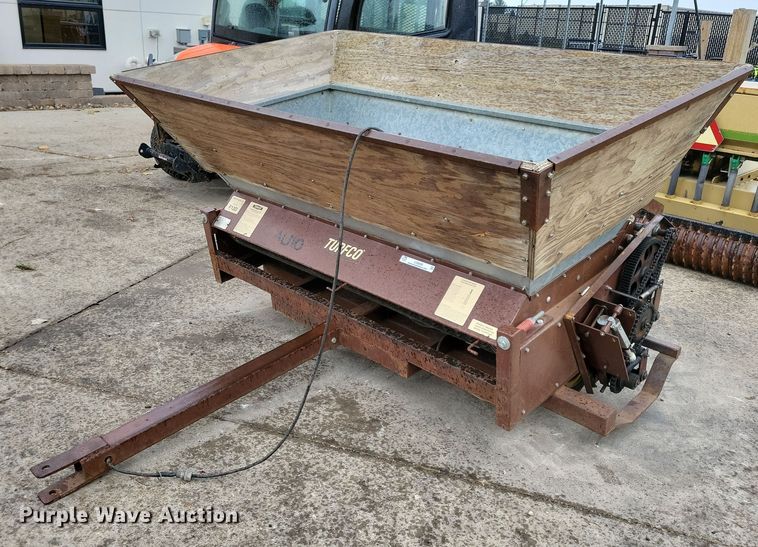image for item LC9330 Turfco Mete-R-Matic III F12D  top dresser spreader