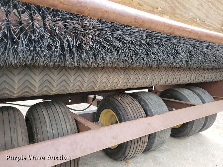 image for item LC9330 Turfco Mete-R-Matic III F12D  top dresser spreader