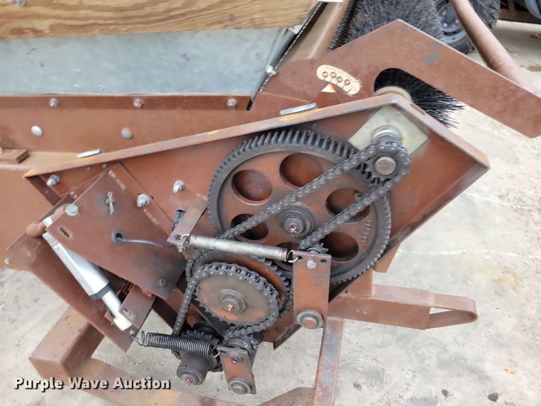 image for item LC9330 Turfco Mete-R-Matic III F12D  top dresser spreader