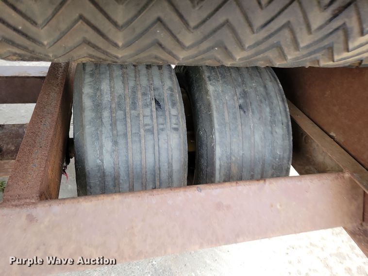 image for item LC9330 Turfco Mete-R-Matic III F12D  top dresser spreader