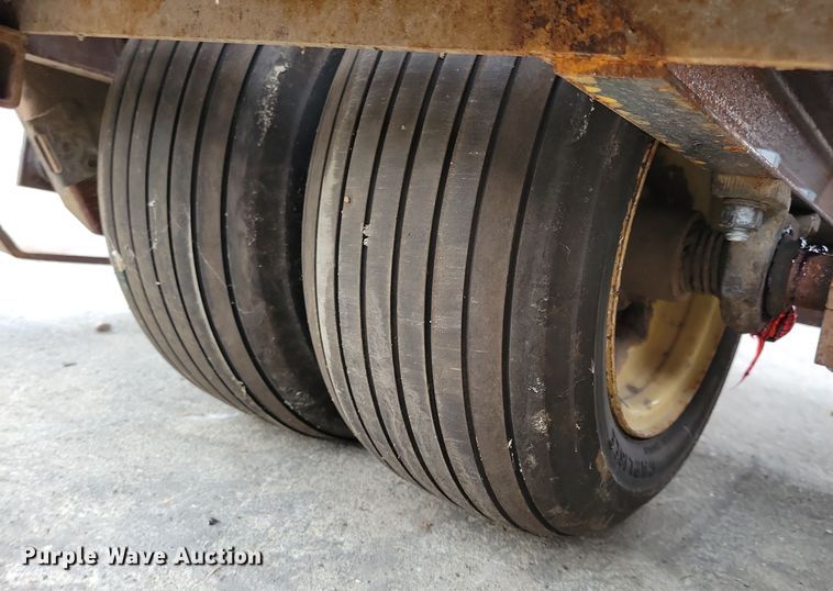 image for item LC9330 Turfco Mete-R-Matic III F12D  top dresser spreader