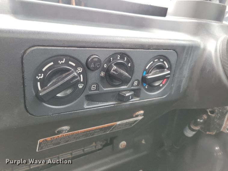 image for item LC9332 2013 Kubota RTVX1100C  utility vehicle