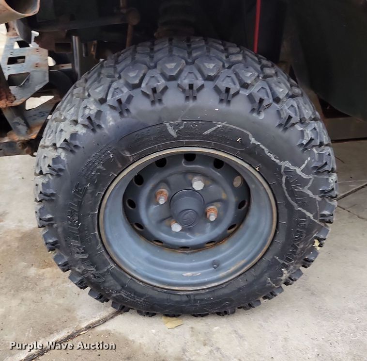 image for item LC9332 2013 Kubota RTVX1100C  utility vehicle