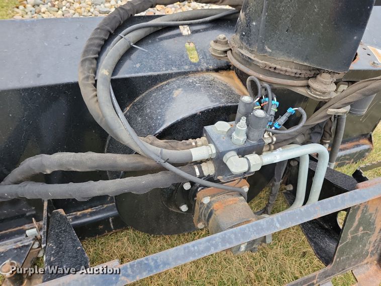 image for item LC9335 Erskine 2410XL  snow blower