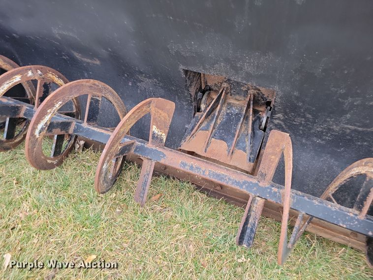 image for item LC9336 Caterpillar SR18  snow blower