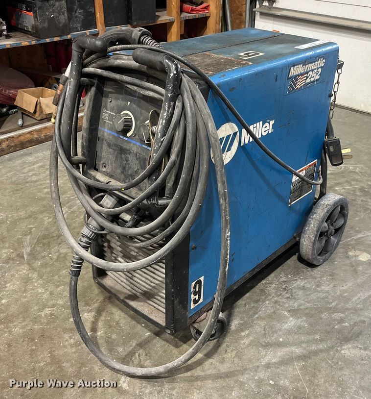 image for item LD9867 Miller Millermatic 252  welder