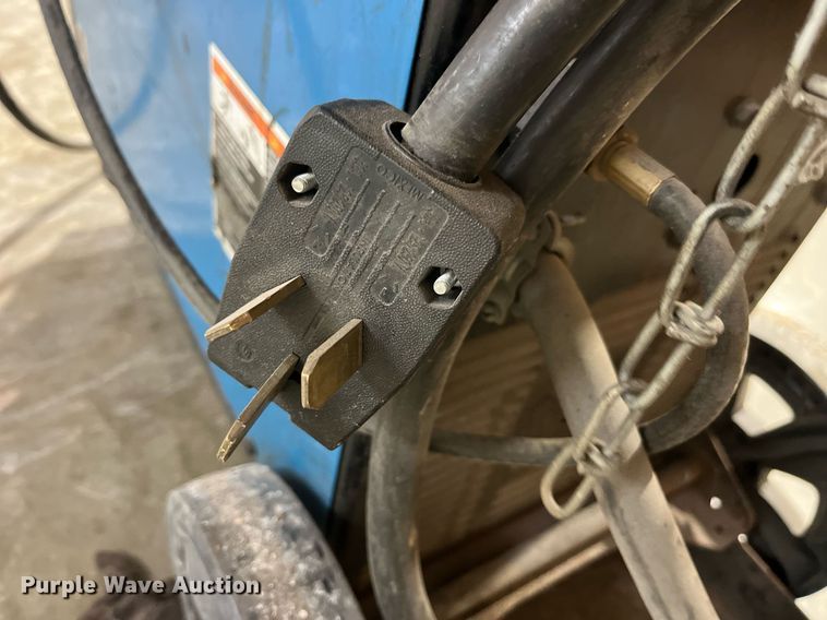 image for item LD9867 Miller Millermatic 252  welder