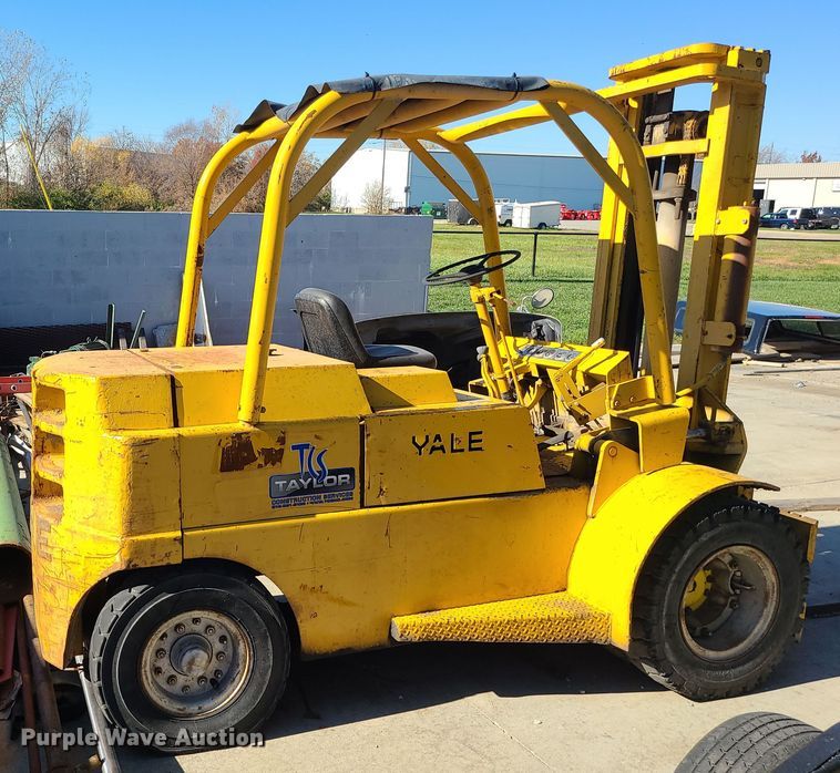 image for item LJ9358 Yale  forklift