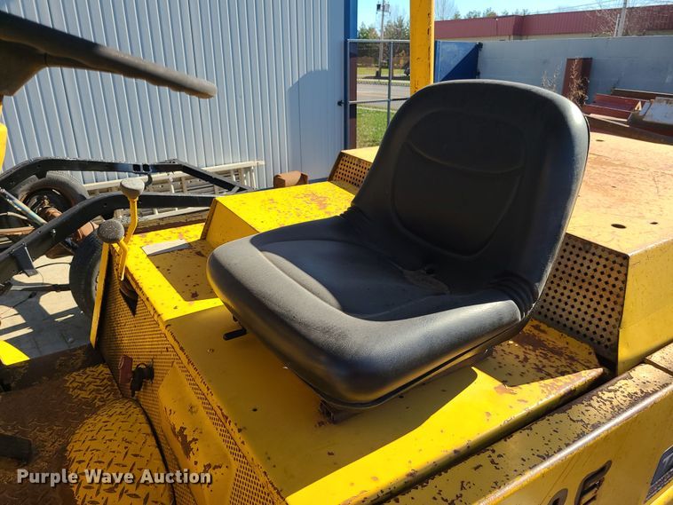 image for item LJ9358 Yale  forklift