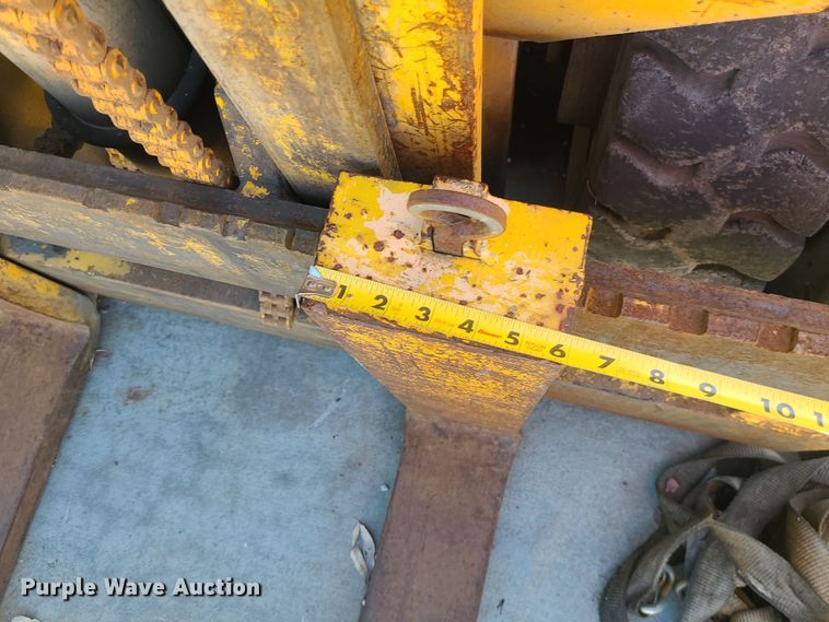 image for item LJ9358 Yale  forklift