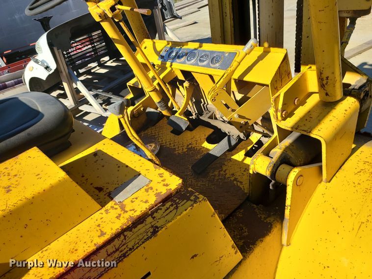 image for item LJ9358 Yale  forklift