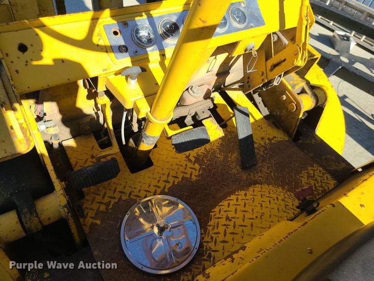 image for item LJ9358 Yale  forklift