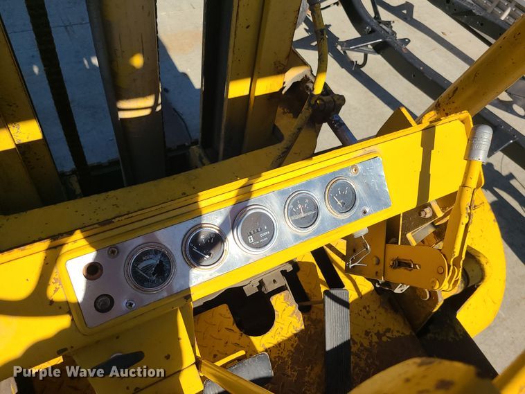 image for item LJ9358 Yale  forklift