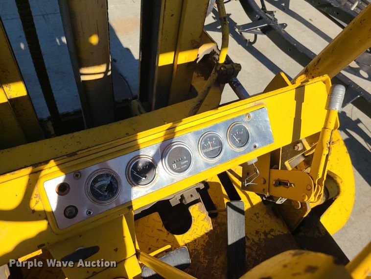 image for item LJ9358 Yale  forklift