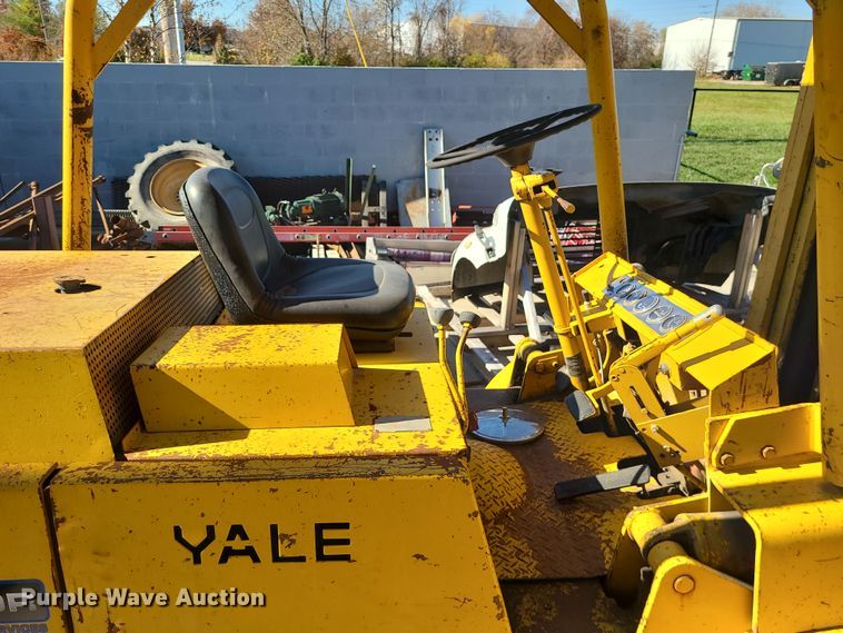 image for item LJ9358 Yale  forklift