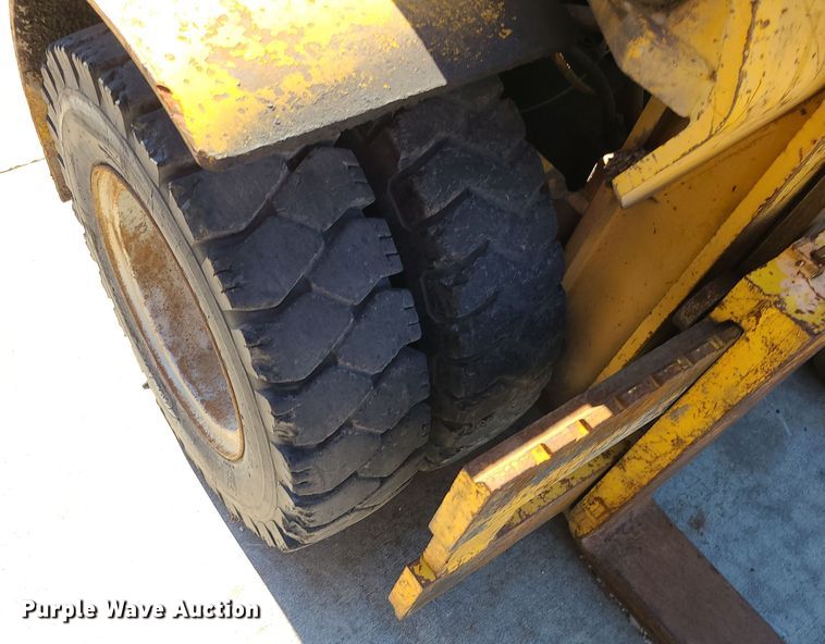 image for item LJ9358 Yale  forklift