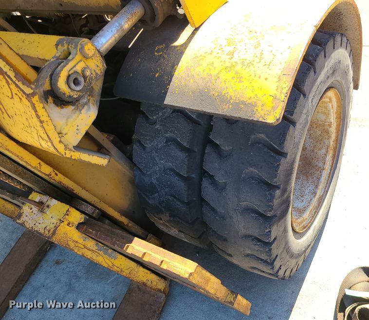 image for item LJ9358 Yale  forklift