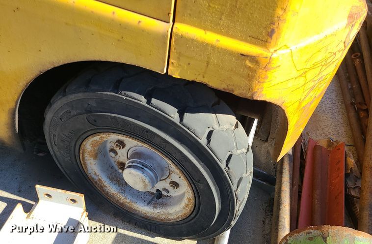 image for item LJ9358 Yale  forklift