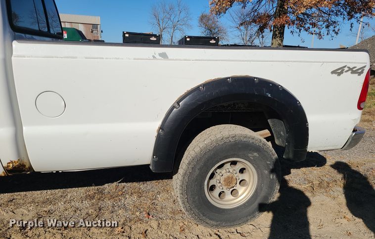 image for item LJ9367 2000 Ford F350 Super Duty  SuperCab pickup truck