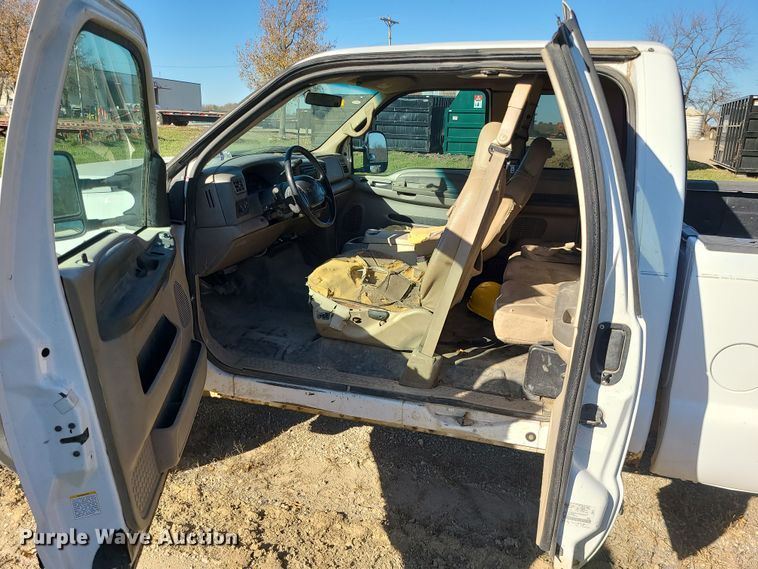 image for item LJ9367 2000 Ford F350 Super Duty  SuperCab pickup truck