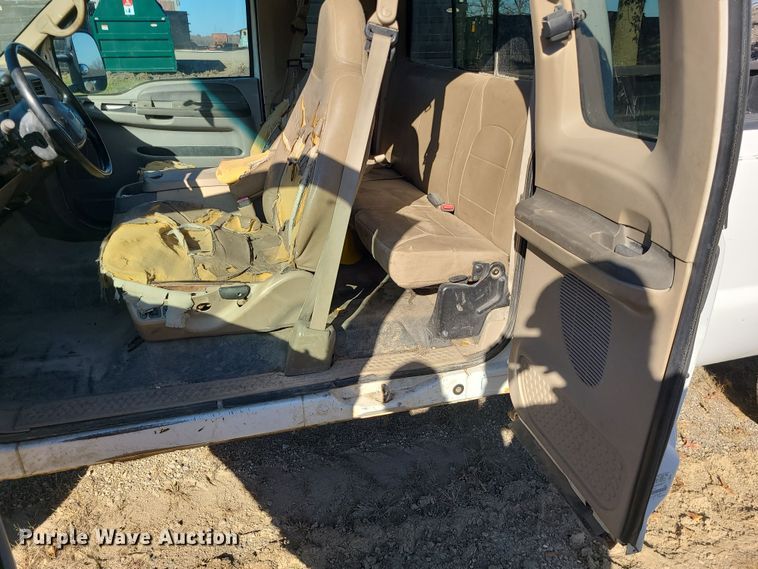 image for item LJ9367 2000 Ford F350 Super Duty  SuperCab pickup truck