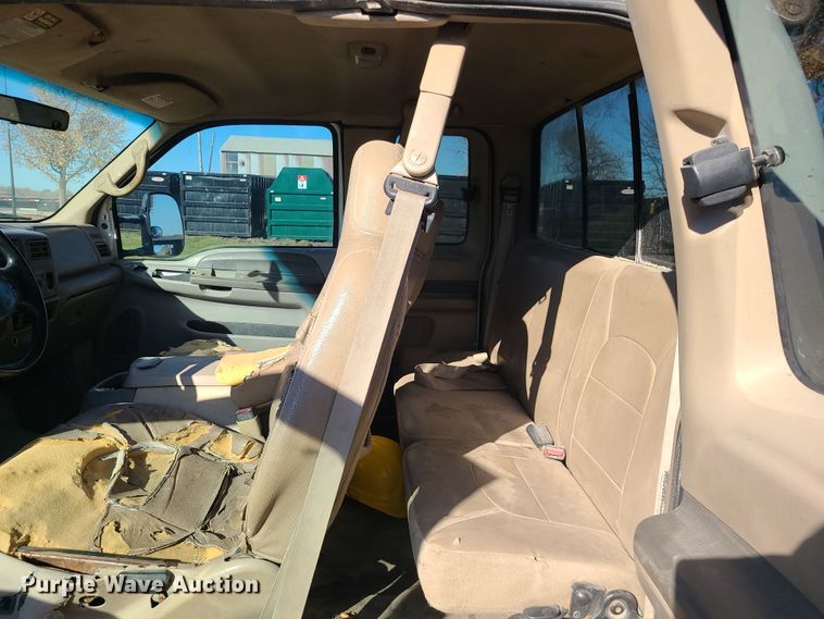 image for item LJ9367 2000 Ford F350 Super Duty  SuperCab pickup truck