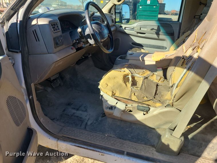 image for item LJ9367 2000 Ford F350 Super Duty  SuperCab pickup truck