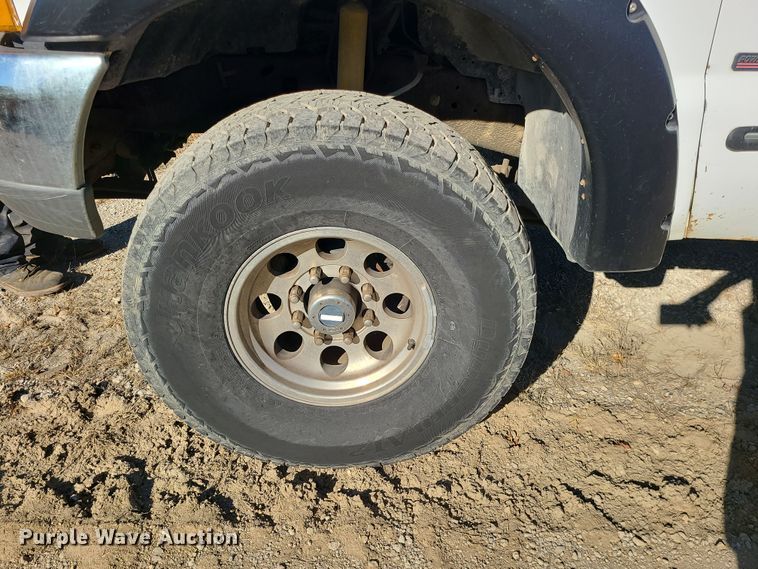 image for item LJ9367 2000 Ford F350 Super Duty  SuperCab pickup truck