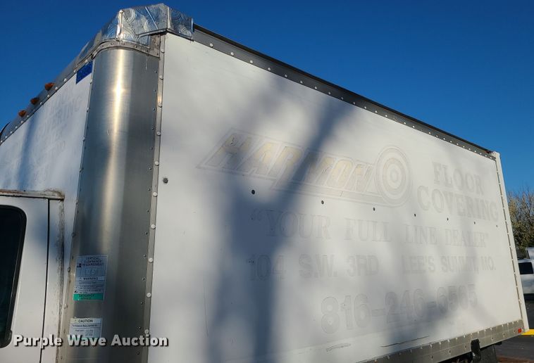 image for item LJ9378 2002 Ford E350 Super Duty  box truck