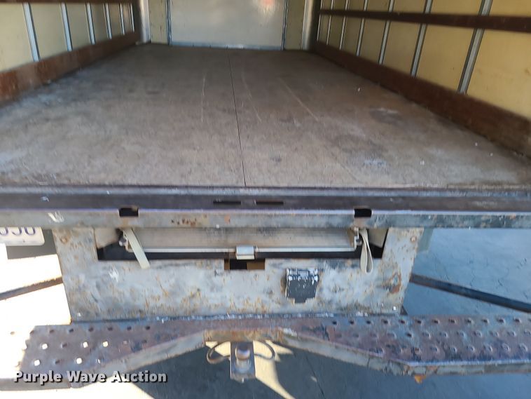 image for item LJ9378 2002 Ford E350 Super Duty  box truck