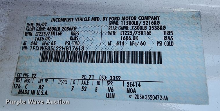 image for item LJ9378 2002 Ford E350 Super Duty  box truck