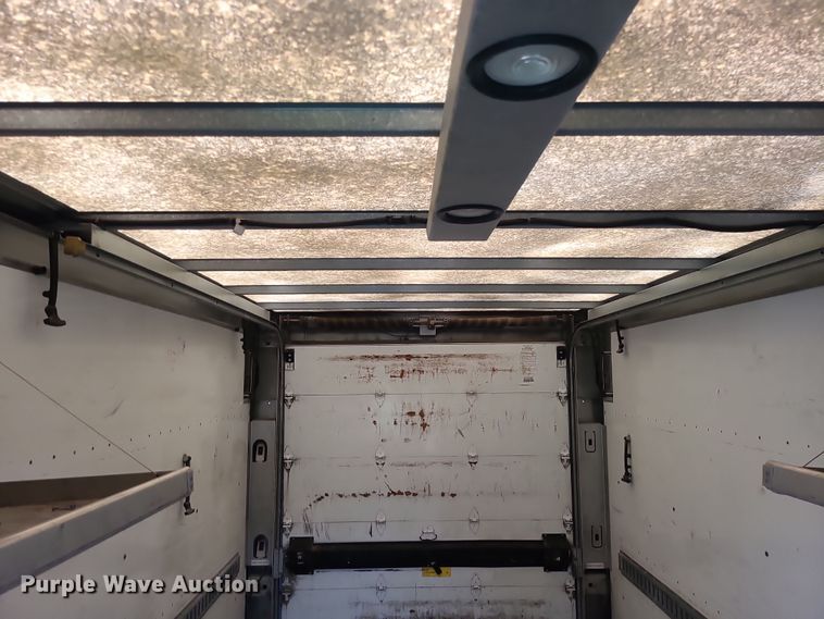 image for item LJ9379 2003 Workhorse P Series  delivery truck