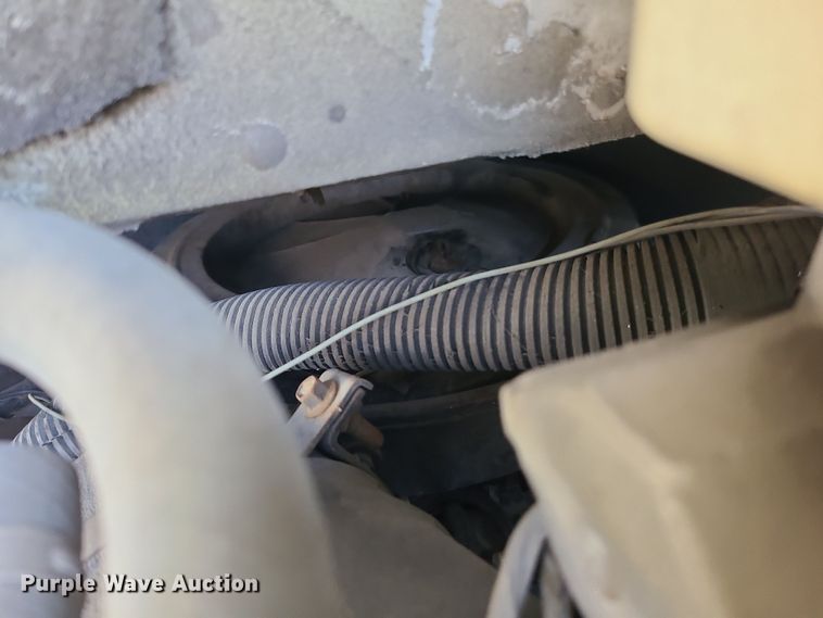 image for item LJ9379 2003 Workhorse P Series  delivery truck