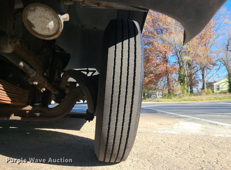 image for item LJ9379 2003 Workhorse P Series  delivery truck