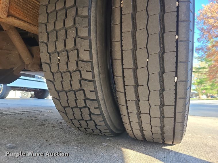 image for item LJ9379 2003 Workhorse P Series  delivery truck